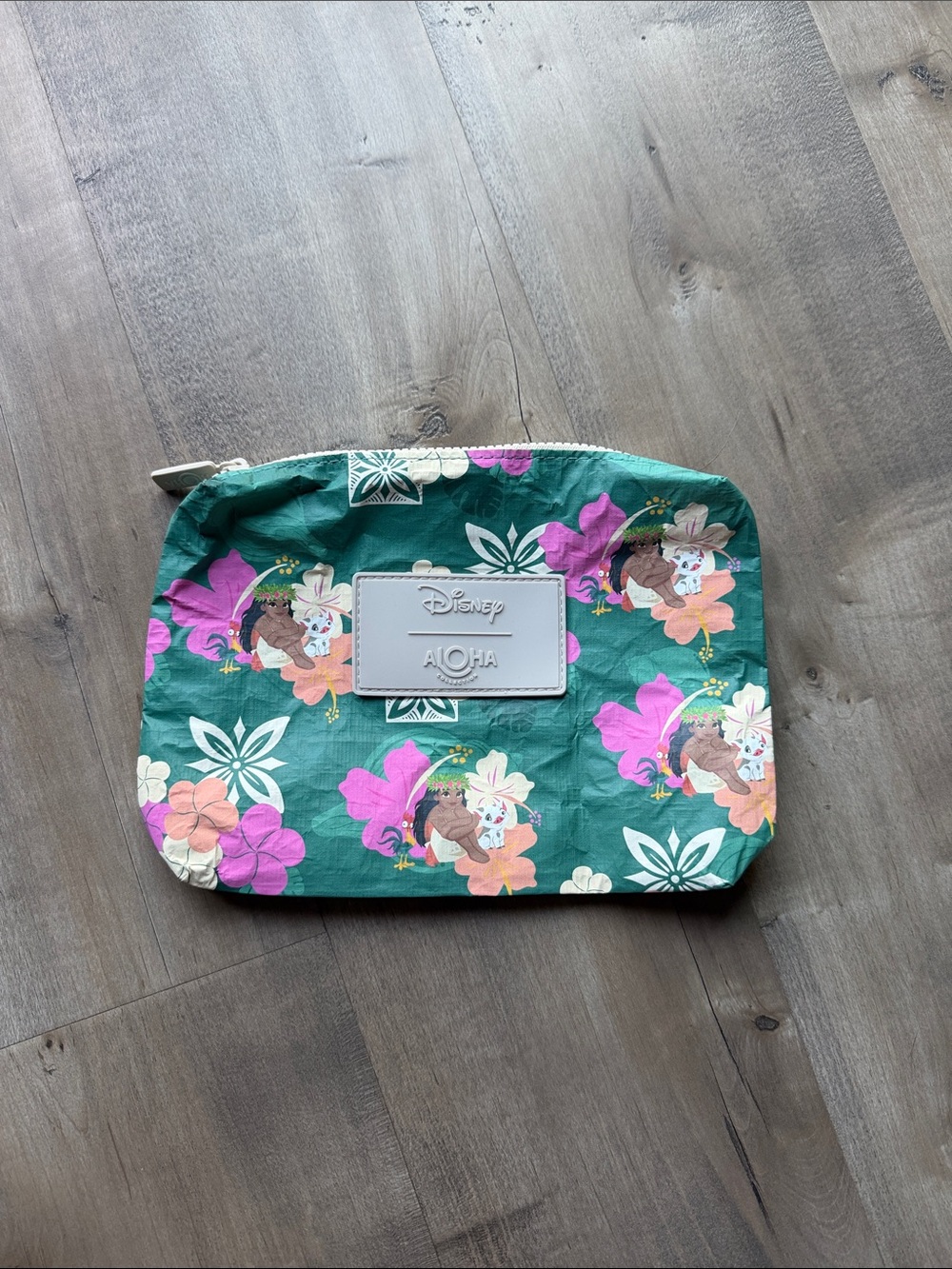 NWOT Aloha Disney Moana Small Green Floral Cosmetic Pouch